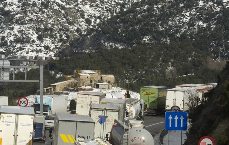 ASTIC protesta por la prohibici&oacute;n de circular por la N-II a los camiones de m&aacute;s de 12 toneladas