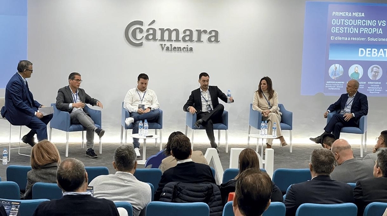 Participantes en la mesa de “Outsourcing vs gestión propia”.