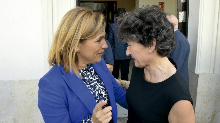 Pilar Bernabé, delegada del Gobierno en la Comunitat Valenciana; y Mar Caho, presidenta de la Autoridad Portuaria de Valencia. Foto R. T.