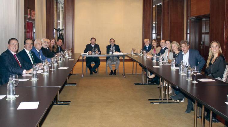 La reunión del pleno del Consejo General de Agentes de Aduanas da inicio al XIX Foro Aduanero que se celebra en Valencia. Foto: J.C.P.