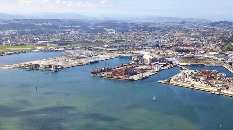 El puerto de Santander ha recibido en estos cuatro primeros meses 490 buques frente a los 461 del año pasado, lo que supone un incremento del 6,3%.