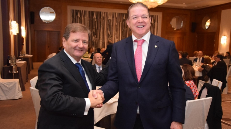 Antonio Llobet, presidente del Consejo General de Agentes de Aduanas; y Manuel Álvarez, presidente del Colegio de Agentes de Aduanas y Representantes Aduaneros de Málaga. Foto R. T.