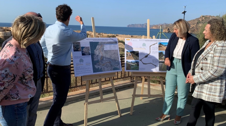 Un momento de la presentación del proyecto de accesos a Cala Cortina.