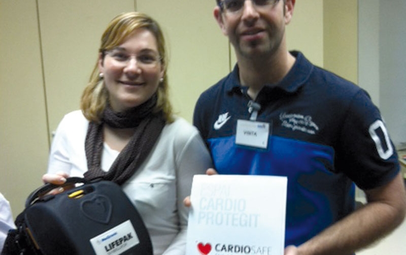 La empresa Nadal Forwarding instala un desfibrilador en su plataforma log&iacute;stica de Barcelona