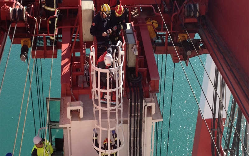 Los bomberos protagonizan un rescate en BEST
