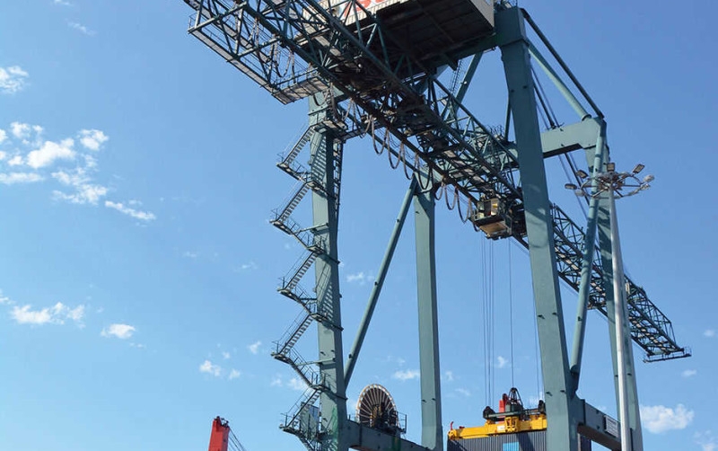 Las nuevas gr&uacute;as de IST entran en servicio