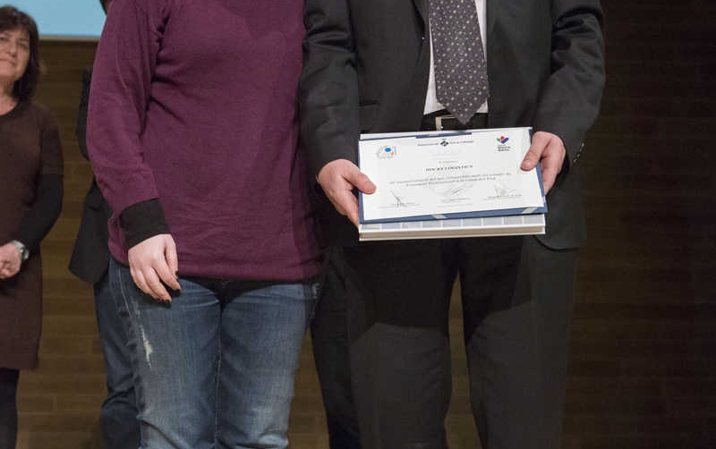 El ayuntamiento de El Prat premia a Docks Logistics por su apuesta por la formaci&oacute;n profesional