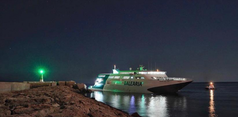 Bale&agrave;ria cubre la ruta entre D&eacute;nia y Palma con el &ldquo;Bahama Mama&rdquo; y reubica a los pasajeros del &quot;Pinar del R&iacute;o&quot; en otros buques