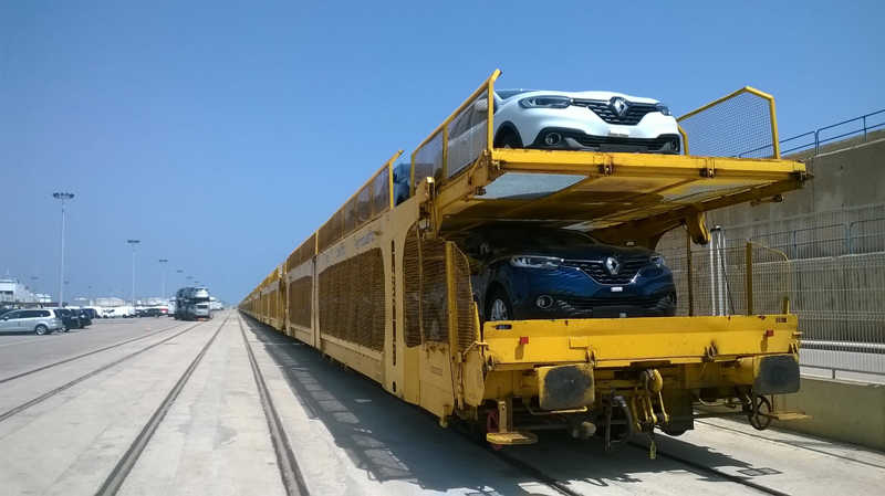Renault inicia la exportaci&oacute;n de su modelo Kadjar por el Puerto de Valencia