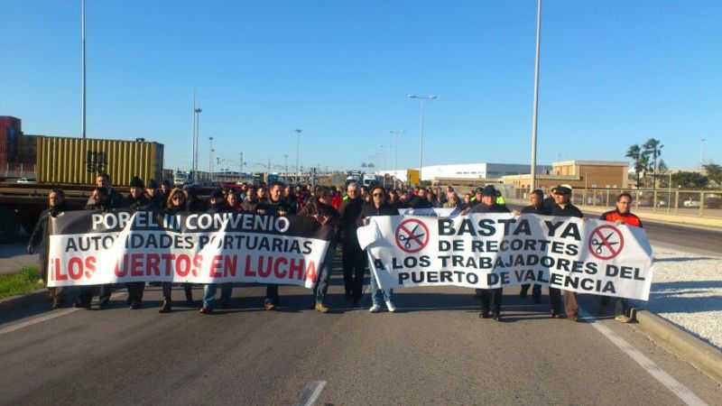 Los trabajadores de las Autoridades Portuarias han parado hoy de nuevo durante dos horas