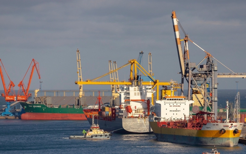 Los puertos españoles garantizan la continuidad de la operativa demercancías para asegurar la cadena de suministro
