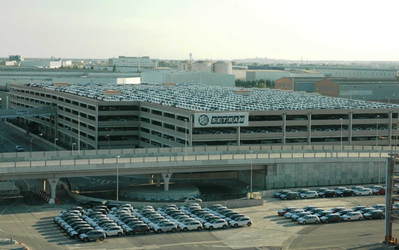 Las terminales del Puerto de Barcelona superan en noviembre el mill&oacute;n de contenedores llenos