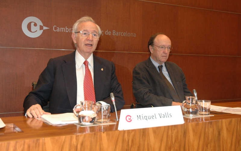 Valls exige a Pastor que cumpla la promesa de licitar los accesos al Puerto de Barcelona este mes