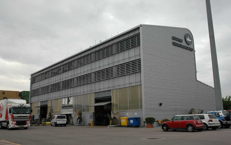 La huelga indefinida de los remolcadores de Barcelona afectar&aacute; a unos 18 buques diarios