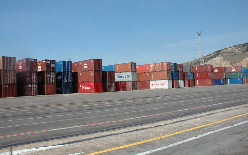 La CE pone en entredicho el sistema de fijaci&oacute;n de precios de las navieras de contenedores