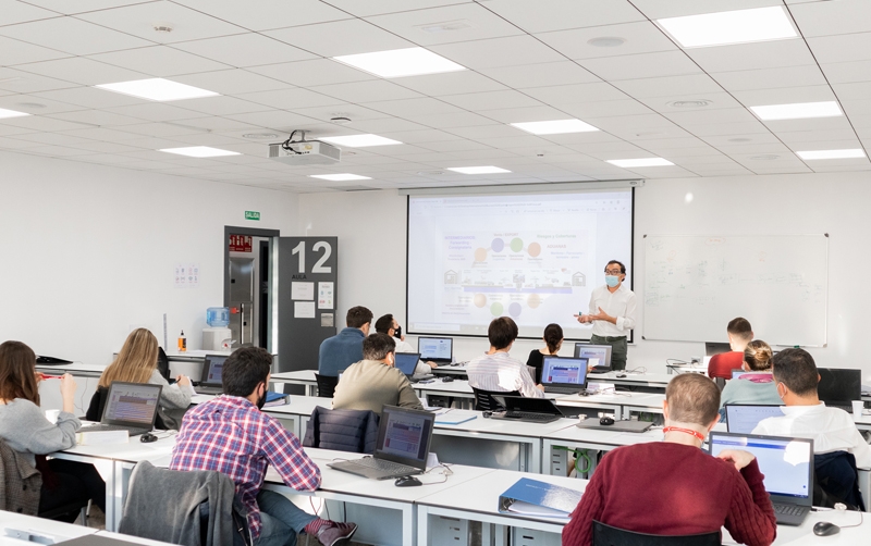 C&aacute;mara Valencia, ADL y Campus C&aacute;mara FP crean HUB360