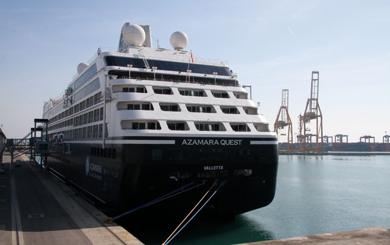 El "Azamara Quest" escala hoy en el Puerto de Sevilla como puerto base