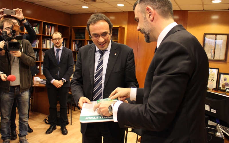 Josep Rull pone el acento en el medioambiente y la desconexi&oacute;n en su estreno como conseller