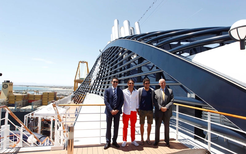 El crucero del Valencia CF de MSC Cruceros zarpa de Valencia