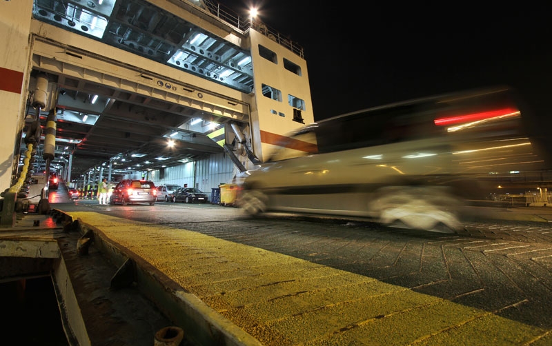 M&aacute;s de 813.000 personas y 203.000 veh&iacute;culos han sido embarcados desde los puertos de Algeciras y Tarifa en la fase de IDA de la OPE 2013