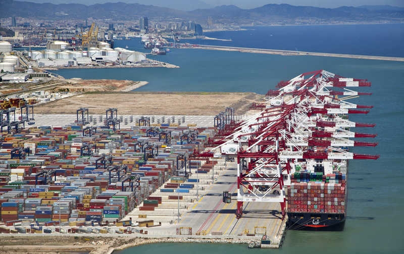 El tr&aacute;fico de contenedores del Puerto de Barcelona crece un 3,8% hasta septiembre
