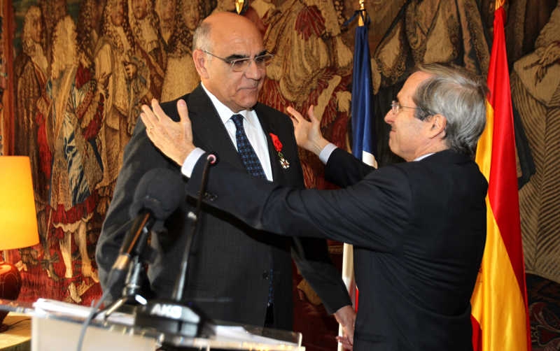 El presidente de Abertis, Salvador Alemany, condecorado Oficial de la Legi&oacute;n de Honor de Francia
