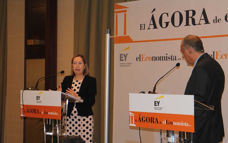 Fomento precisa que es la Generalitat quien bloquea los accesos al Puerto de Barcelona