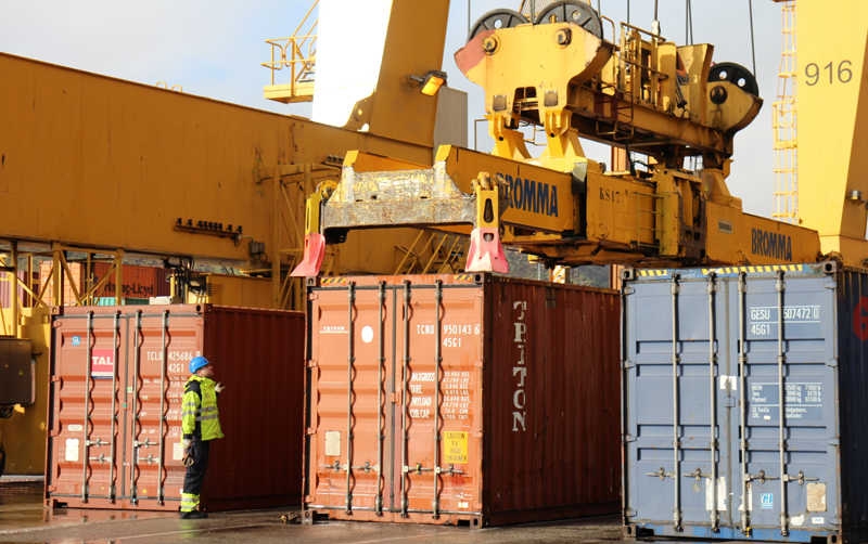 Los contenedores llegan a 1,62 millones de TEUs en el Puerto de Barcelona hasta octubre