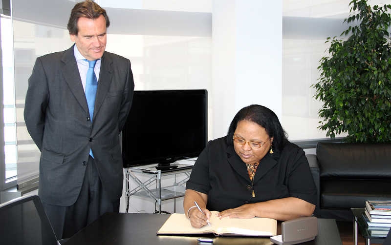 Sixte Cambra recibe a la c&oacute;nsul de Estados Unidos