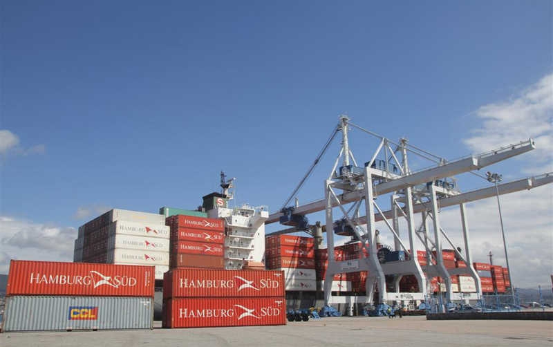 Los muelles del Puerto de Mar&iacute;n viven una intensa jornada