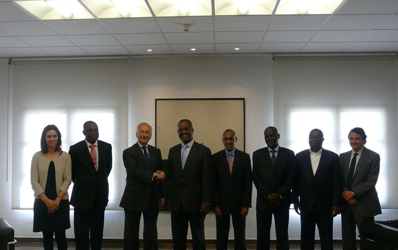 Una delegaci&oacute;n de Angola visita el Puerto de Valencia