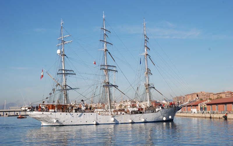 El velero noruego &quot;Christian Radich&quot; abre sus puertas a la ciudad de Tarragona