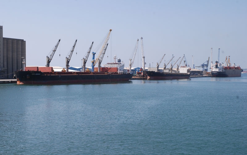 Seis buques descargan 170.000 toneladas de granel agroalimentario en el Puerto de Tarragona