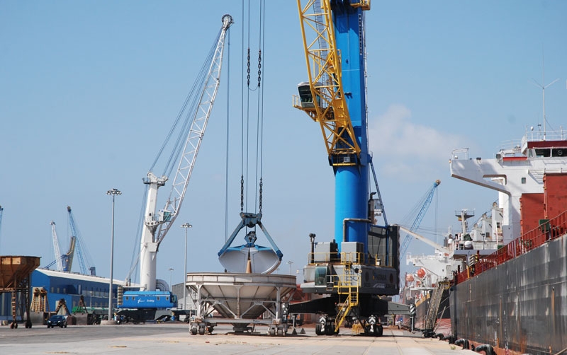Seis buques descargan 170.000 toneladas de granel agroalimentario en el Puerto de Tarragona