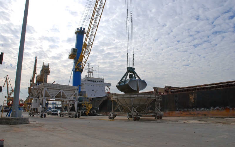 La ca&iacute;da de los graneles l&iacute;quidos arrastra a la baja a los tr&aacute;ficos en el Puerto de Tarragona