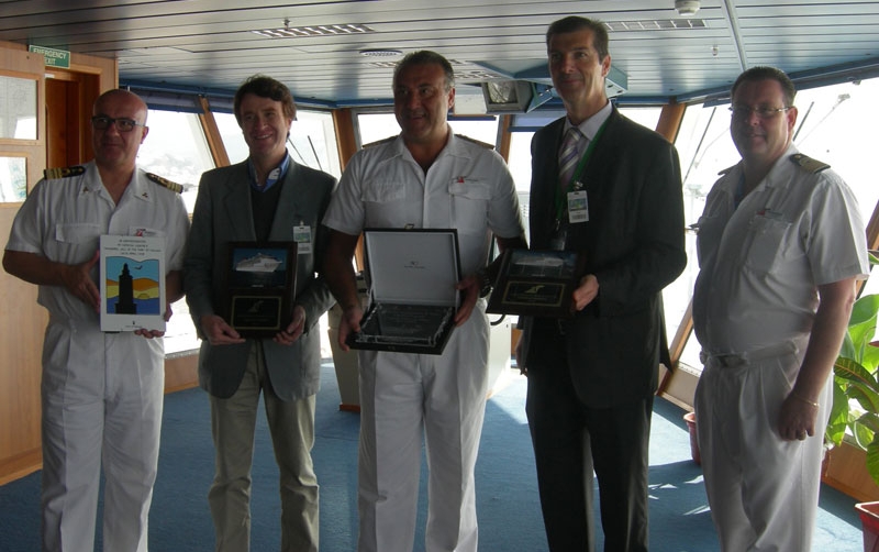 El &quot;Carnival Legend&quot; visita por primera vez el Puerto de M&aacute;laga