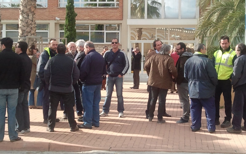 Los trabajadores de las Autoridades Portuarias han parado hoy de nuevo durante dos horas