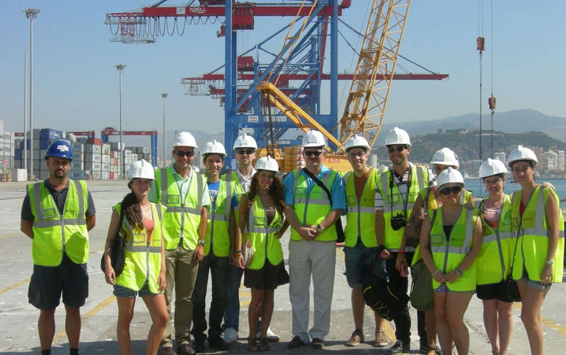 El Puerto de M&aacute;laga recibe la visita de un grupo de alumnos de&nbsp;Marketing y Compraventa Internacional