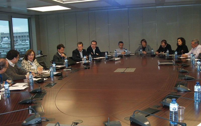 Una delegaci&oacute;n de Nestl&eacute; y de las empresas Masiques visitan el Puerto de Barcelona