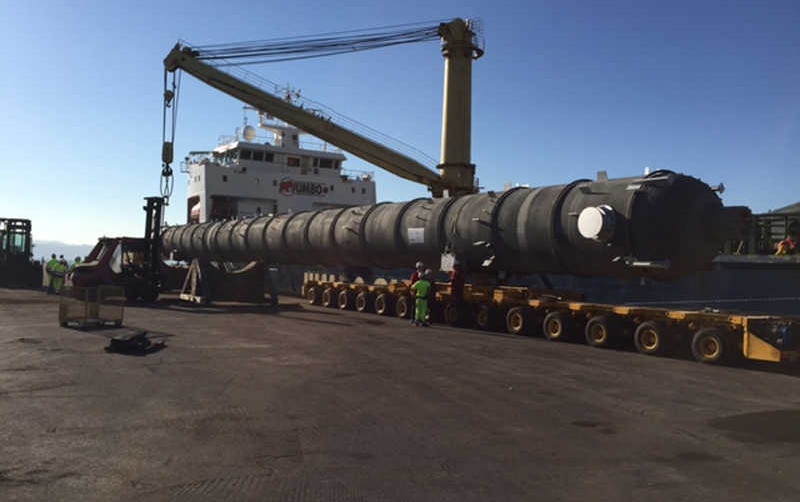 Toro y Betolaza coordina en el Puerto de Bilbao un embarque especial para Lointek