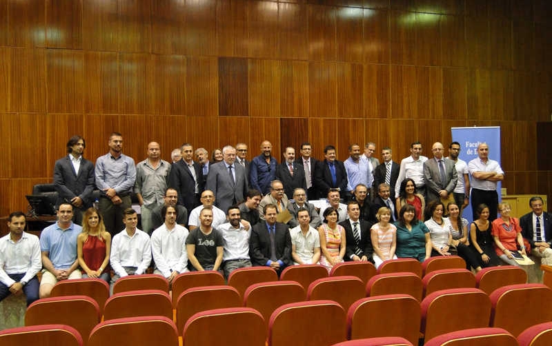 La primera promoci&oacute;n de Agentes Profesionales de Aduanas recibe sus diplomas acreditativos