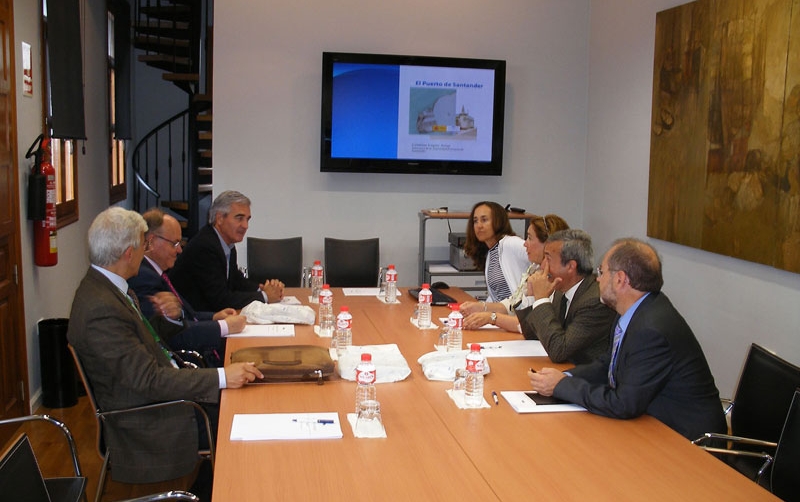 El Puerto de Santander confirma su inter&eacute;s por seguir colaborando con la UIMP