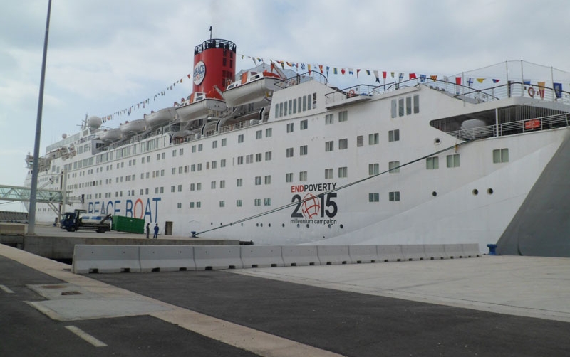 El buque de la paz, el "Ocean Dream", visita el Puerto de M&aacute;laga por&nbsp;primera vez