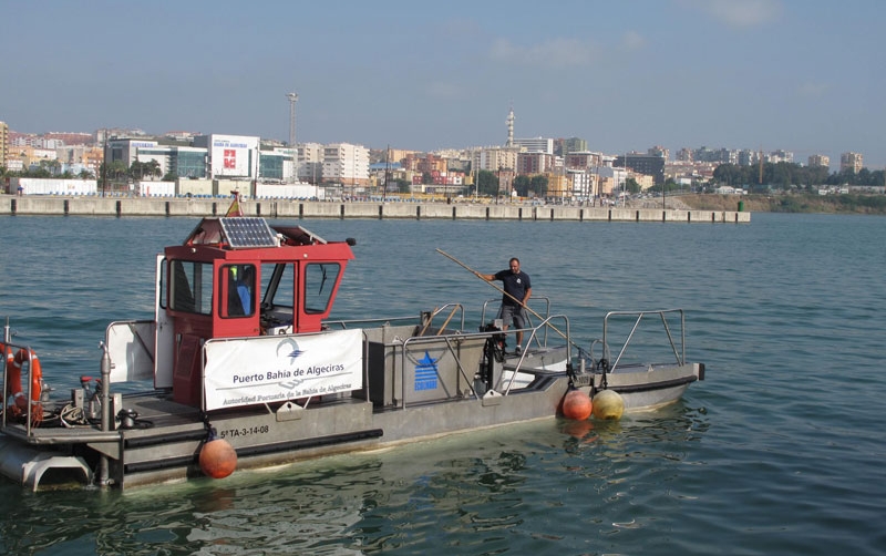La APBA colabora este verano con la recogida de s&oacute;lidos en la Bah&iacute;a de Algeciras