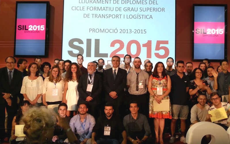 Entrega de diplomas a los alumnos del ciclo formativo de Grado Superior de Transporte y Log&iacute;stica