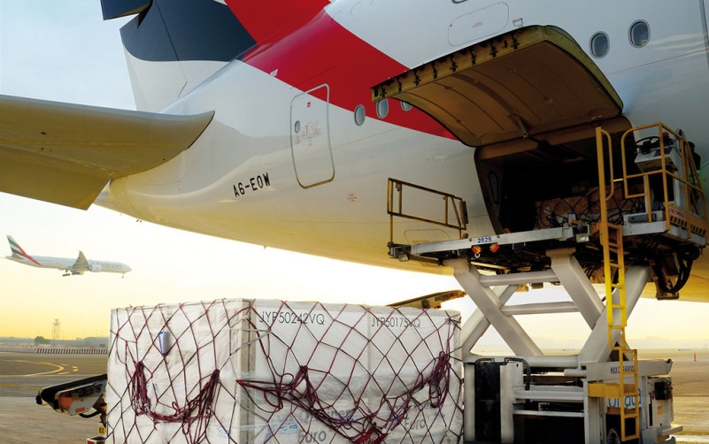 Emirates opera vuelos ch&aacute;rter de carga con aviones A-380