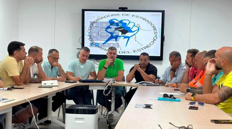 Antolín Goya ha mantenido una reunión con los miembros del comité de empresa de estiba del Puerto de Algeciras.