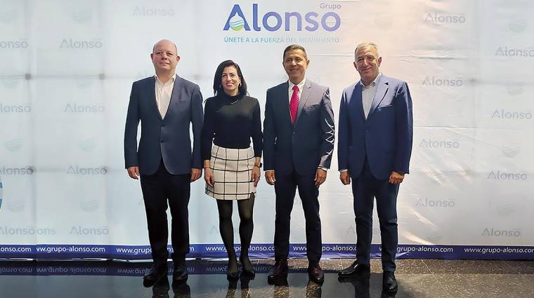 Parte del equipo de Alonso Forwarding USA junto a Pedro López, CEO Alonso Forwarding y Jorge Alonso, CEO Grupo Alonso.