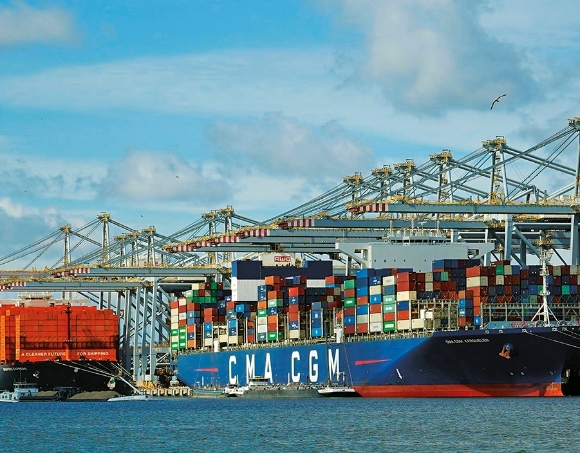El Puerto de Róterdam movió 13,82 millones de TEUs, un 2,8% más que el año anterior