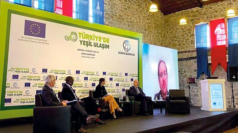 Juan Manuel Diez, jefe de Planificación Estratégica e Innovación de la APV, durante su participación en “Green Transport in Turquiye”.